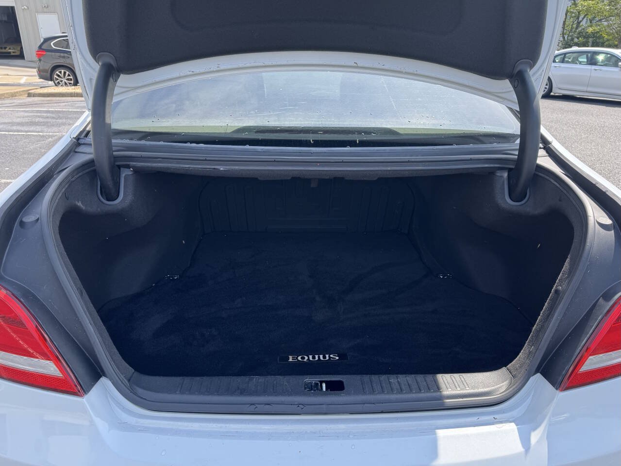 Used 2014 Hyundai Equus Signature RWD image 18