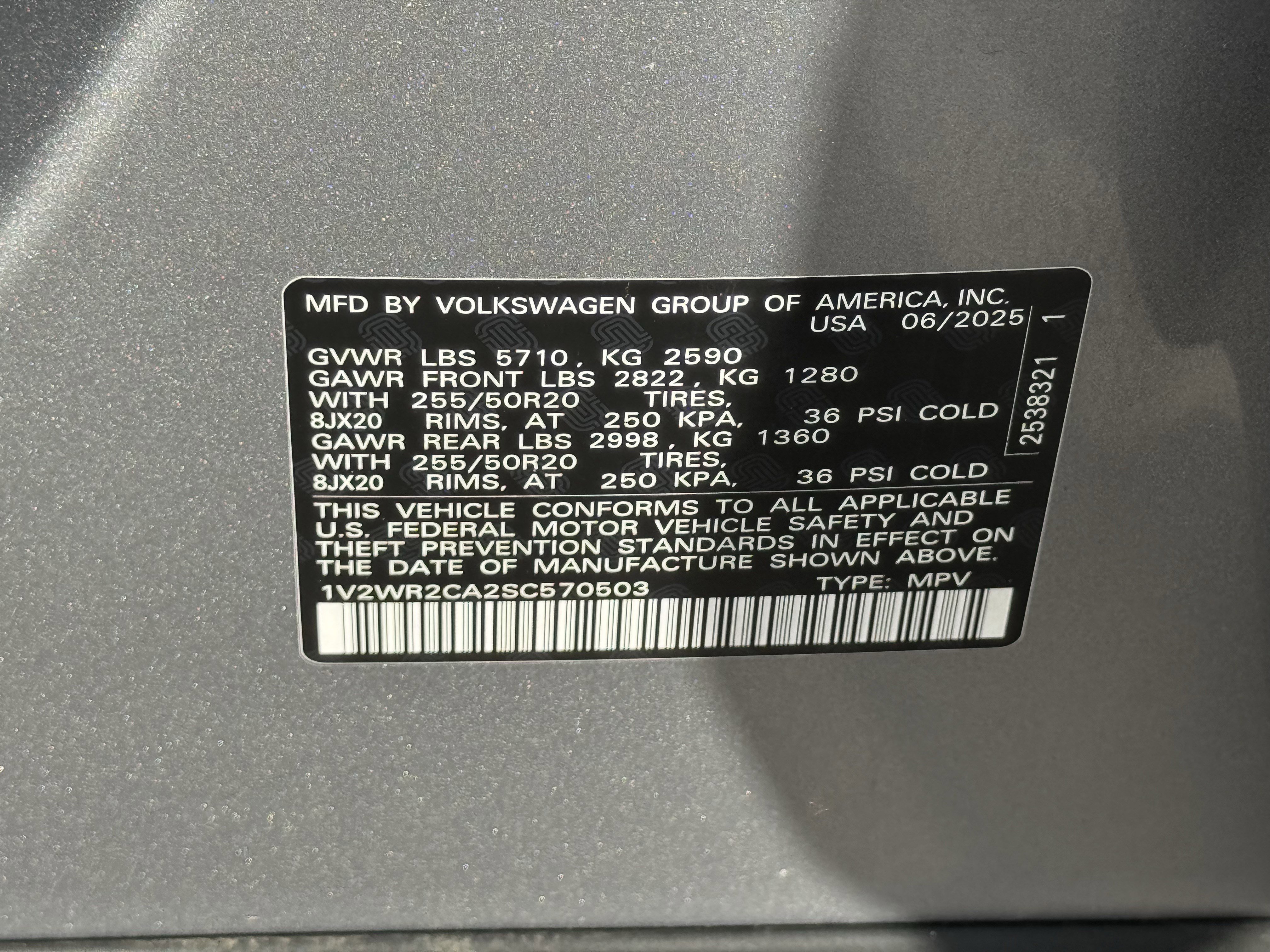 Used 2025 Volkswagen Atlas SE FWD image 32