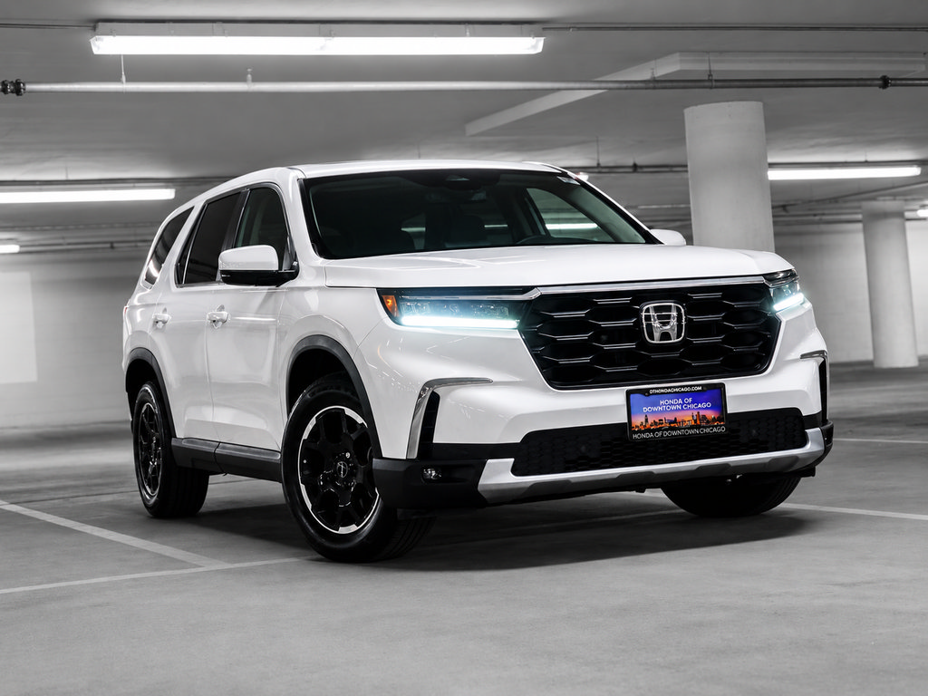 Used 2025 Honda Pilot EX-L image 4