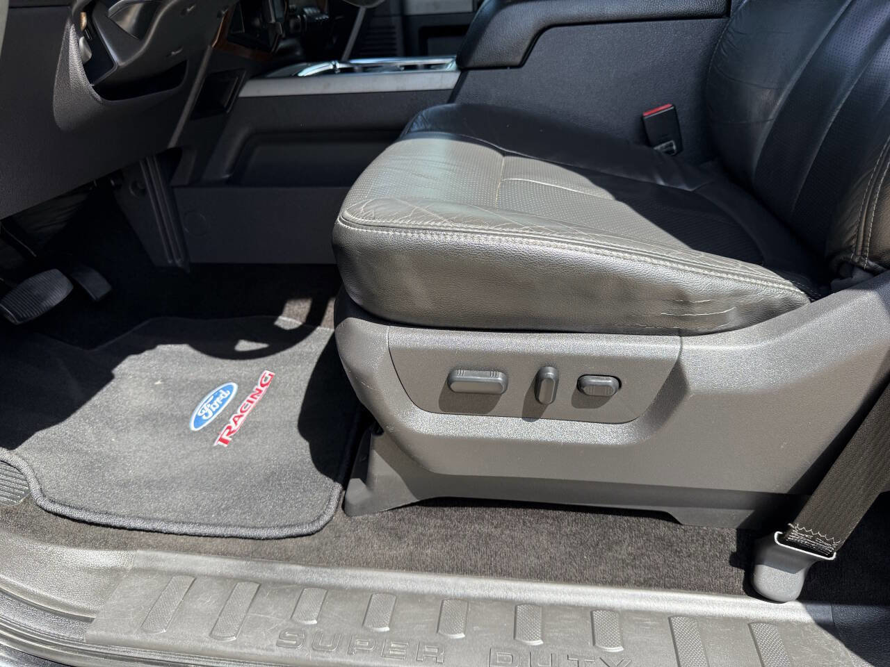 Used 2014 Ford F250 Lariat w/ Chrome Package image 15