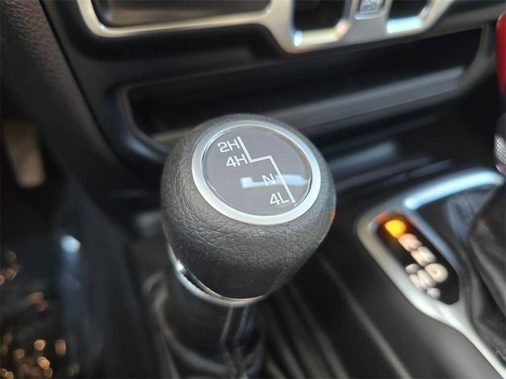 Used 2024 Jeep Wrangler Sahara image 24