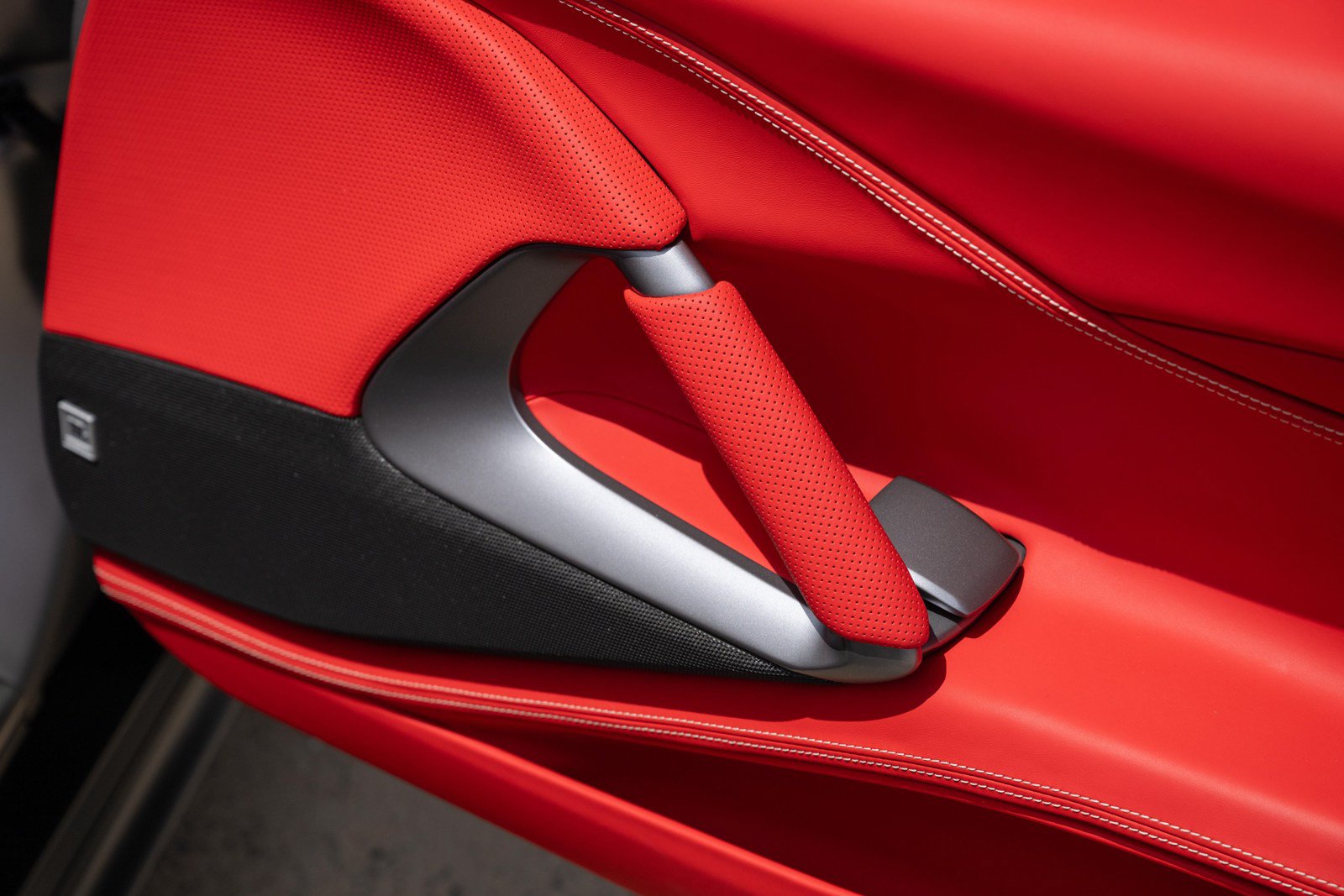 Used 2022 Ferrari 812 GTS RWD image 48