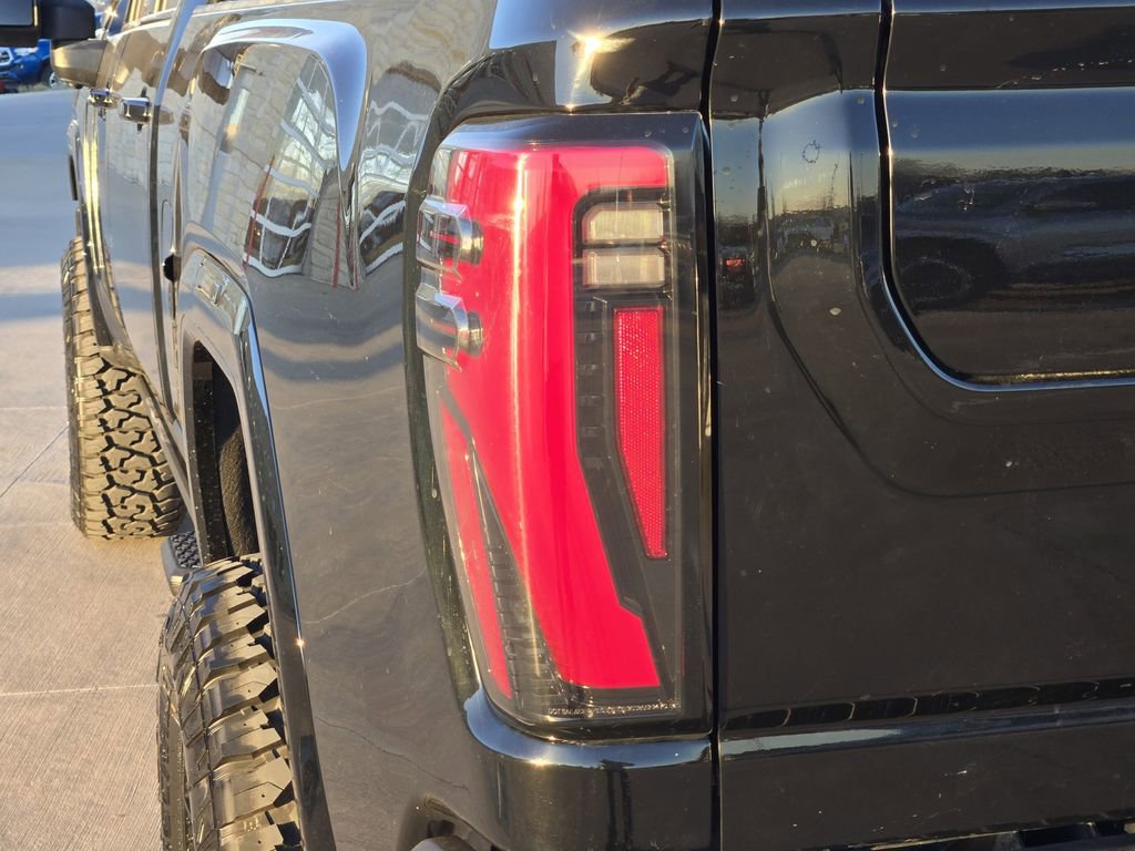 Used 2024 GMC Sierra 2500 AT4 w/ AT4 Premium Plus Package image 6