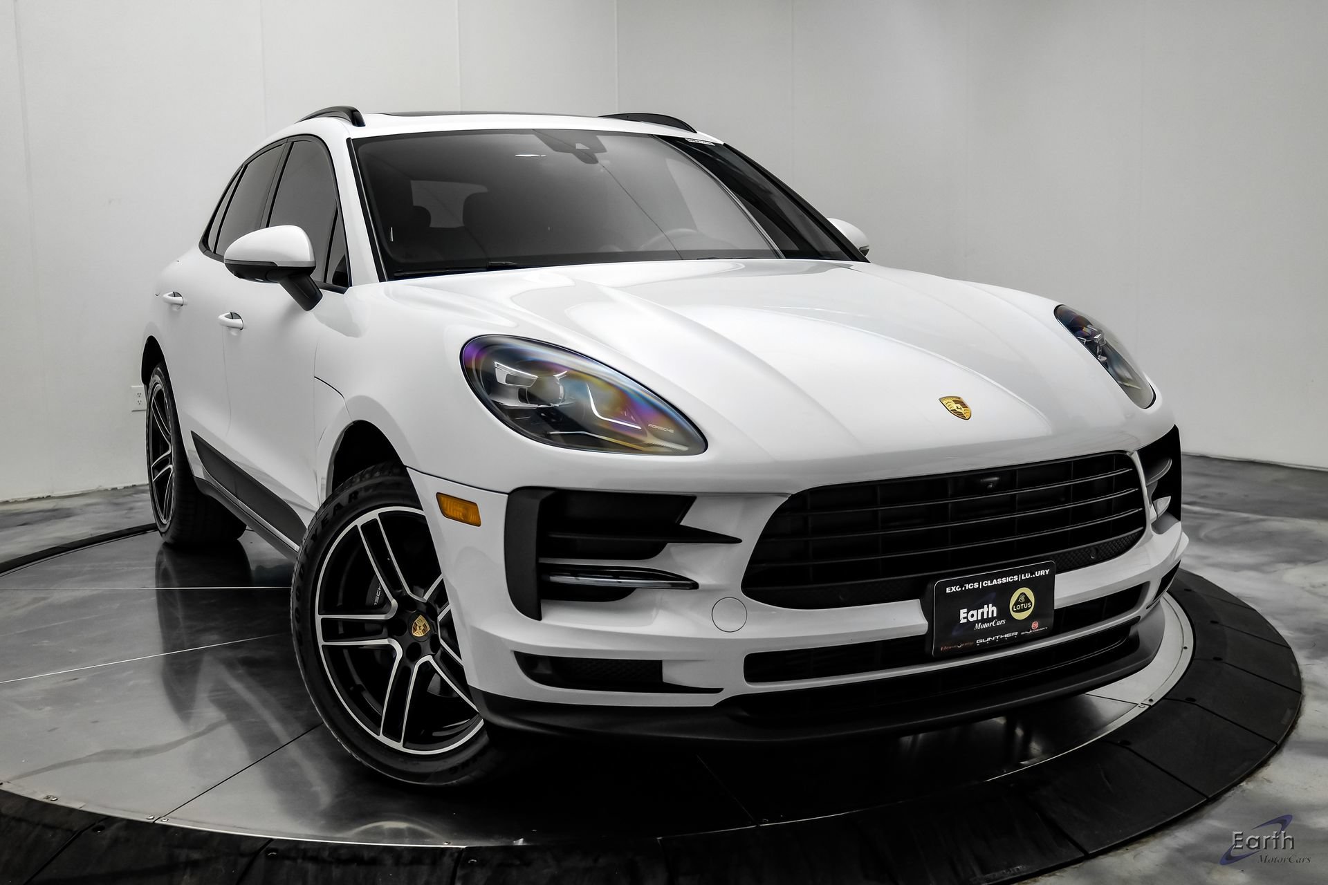 Used 2021 Porsche Macan AWD/4WD image 23