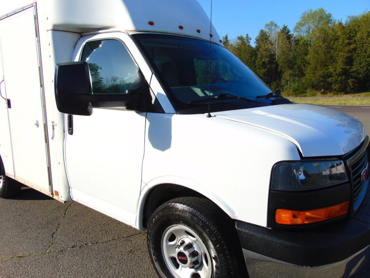Used 2022 GMC Savana 3500 w/ Power Convenience Package RWD image 33