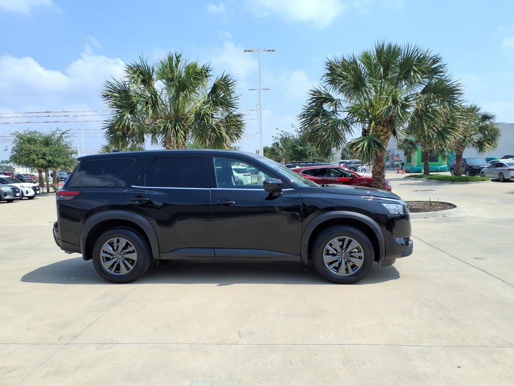 Used 2024 Nissan Pathfinder S FWD image 6