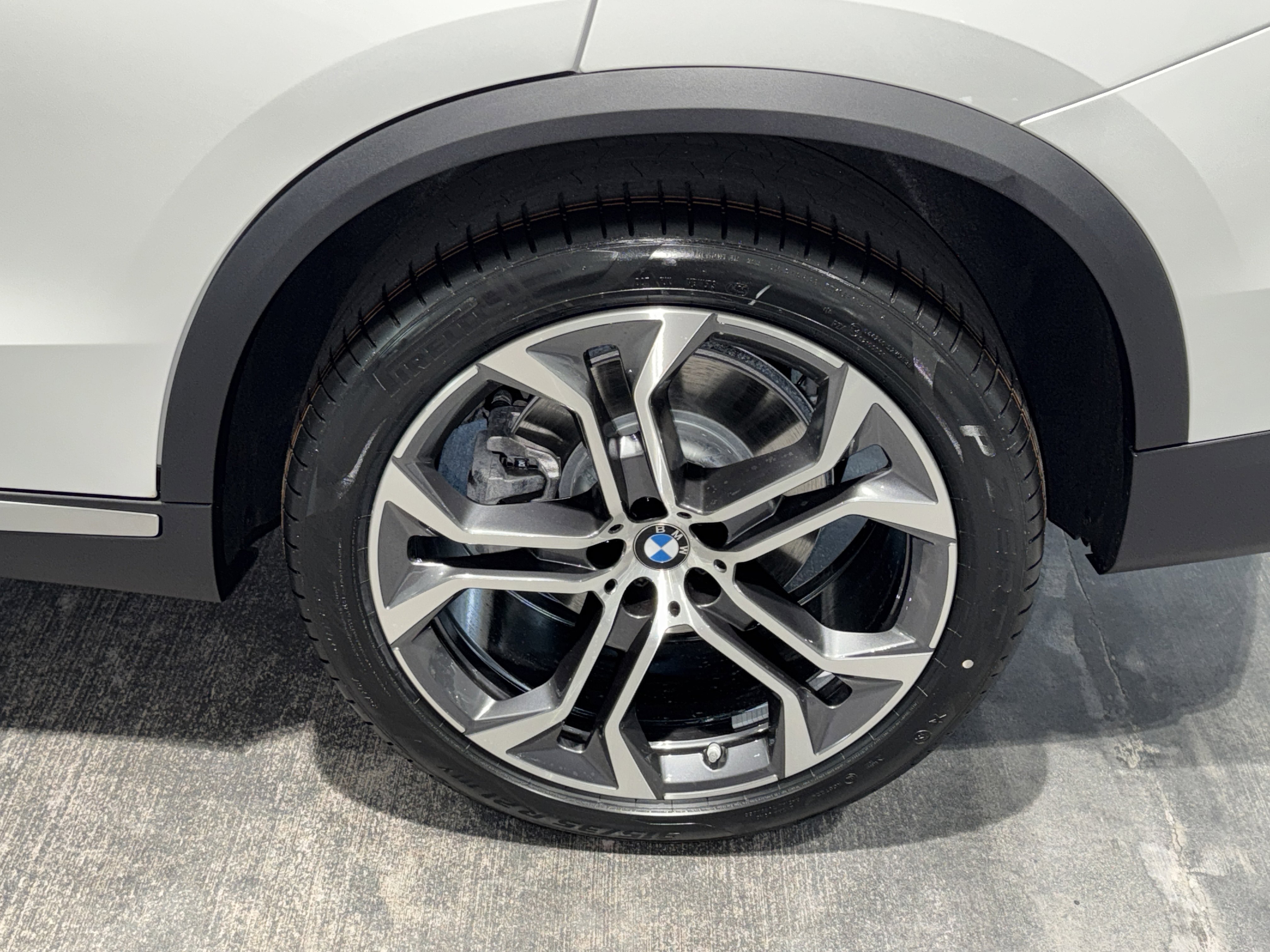 New 2026 BMW X5 xDrive40i AWD/4WD image 25