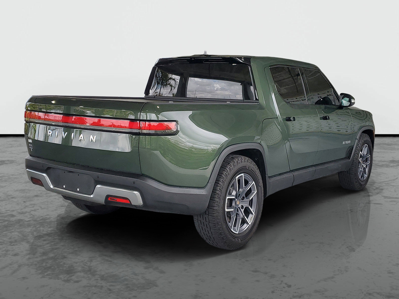 Used 2023 Rivian R1T Adventure AWD/4WD image 2