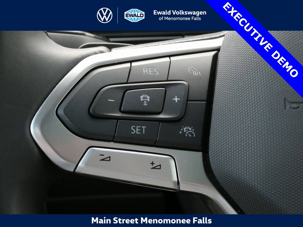 New 2025 Volkswagen Atlas Cross Sport SEL R-Line image 14