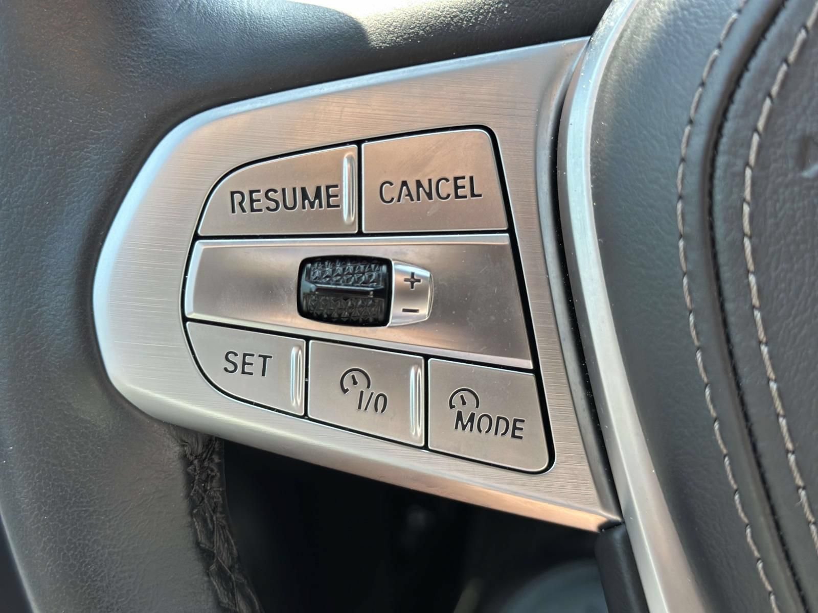 Used 2023 BMW X7 xDrive40i AWD/4WD image 14