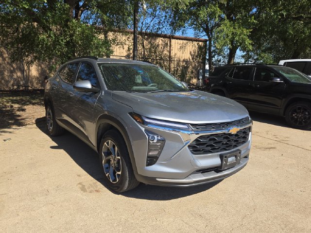 Used 2026 Chevrolet Trax LT FWD image 3