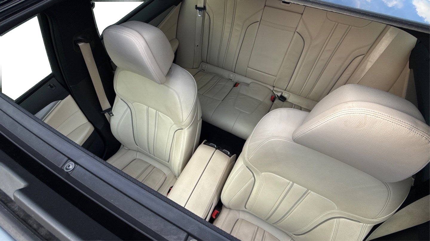 Used 2018 BMW M550i xDrive image 17