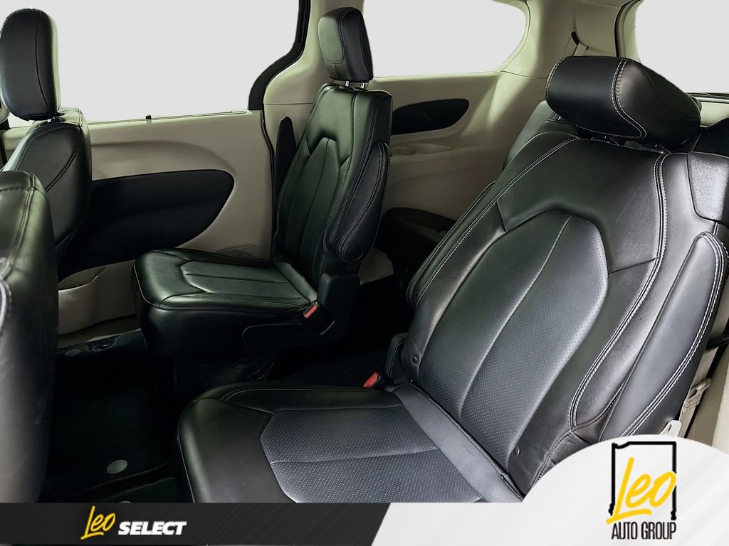 Used 2023 Chrysler Pacifica Touring-L FWD image 26