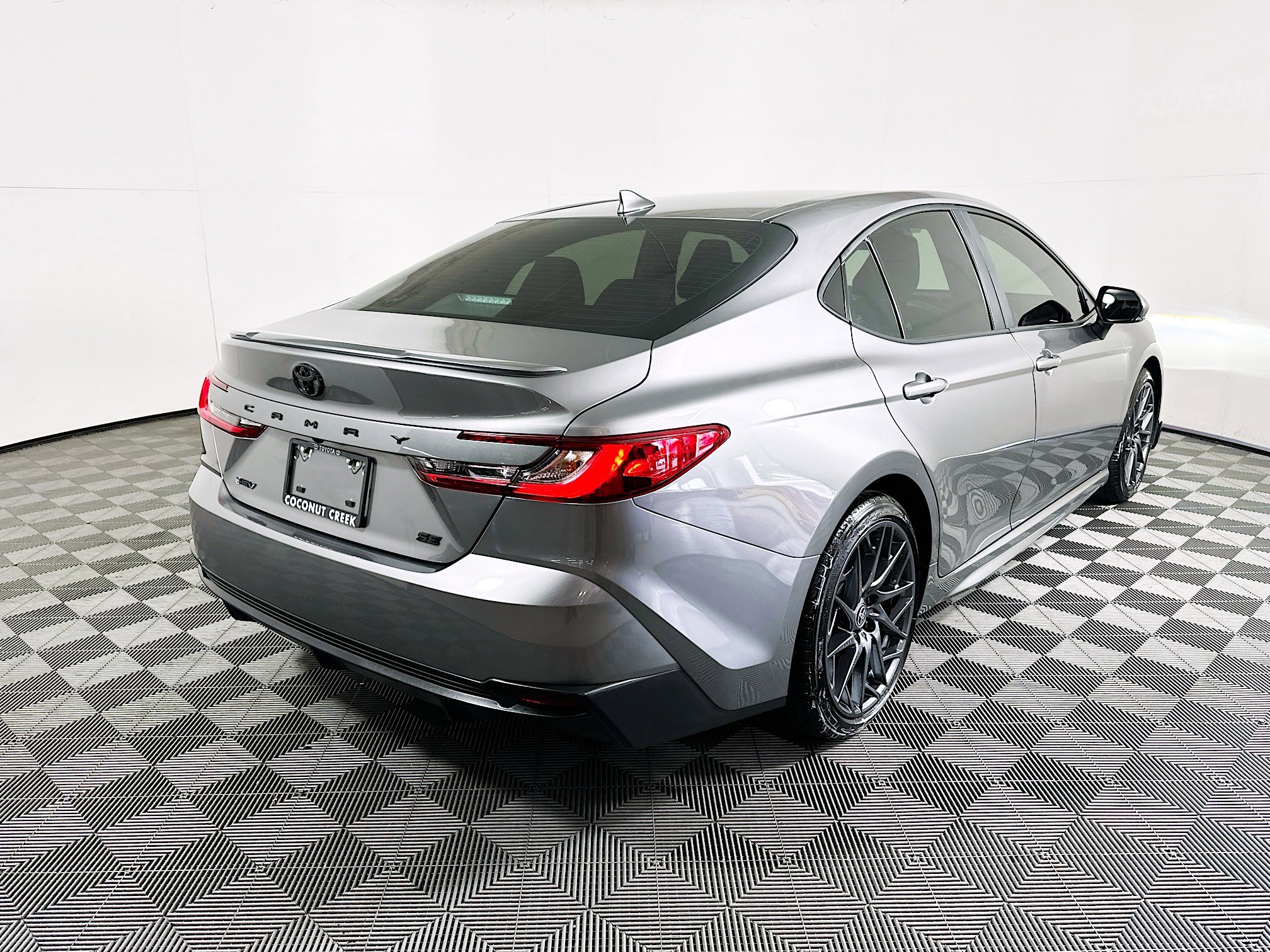 Certified 2025 Toyota Camry SE w/ Convenience Package FWD image 3