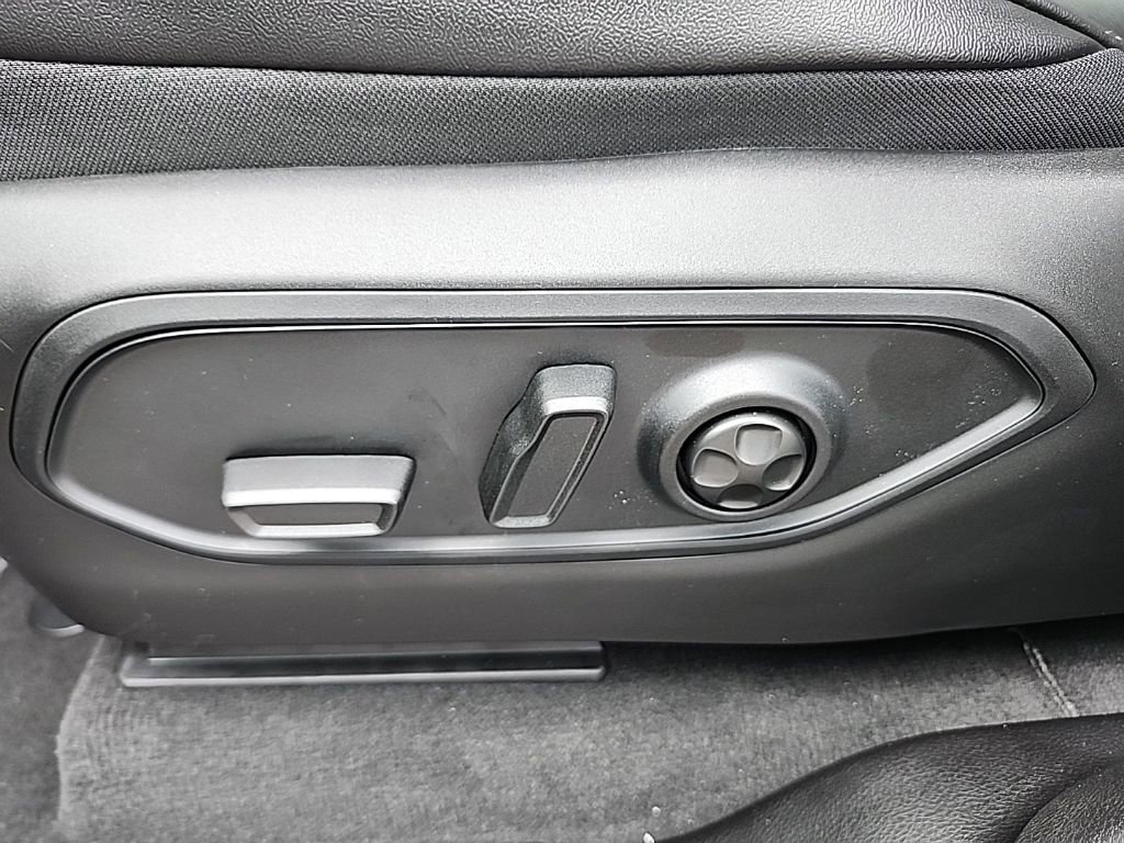 New 2025 Jeep Grand Cherokee L Limited w/ Trailer Tow Package image 26