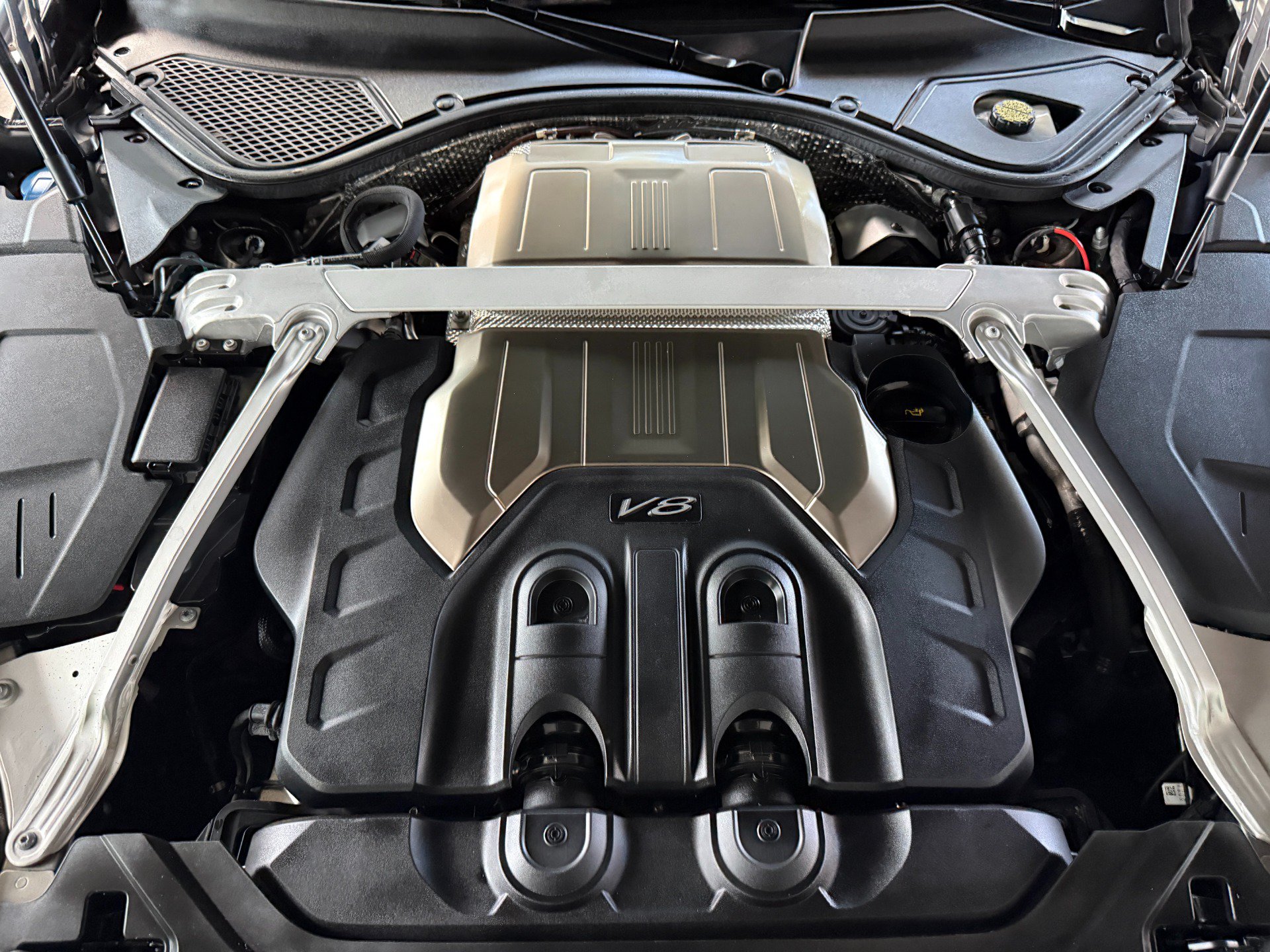 Used 2023 Bentley Flying Spur V8 AWD/4WD image 46