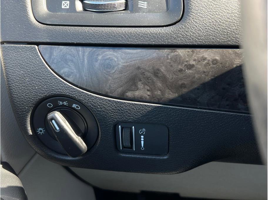 Used 2017 Dodge Grand Caravan SE w/ Power Window Group FWD image 21