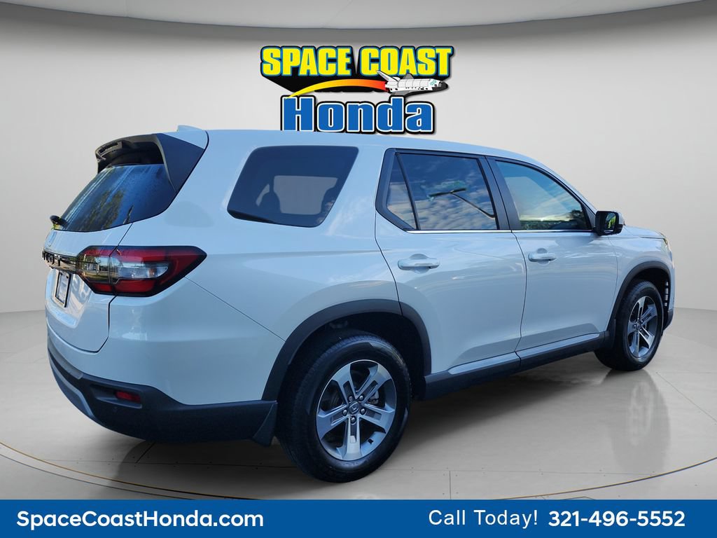 Used 2025 Honda Pilot EX-L image 3