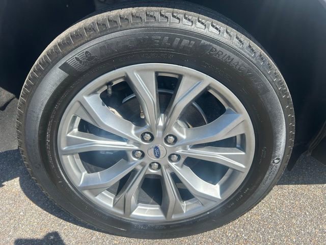 Certified 2023 Ford Explorer XLT w/ Equipment Group 202A image 12