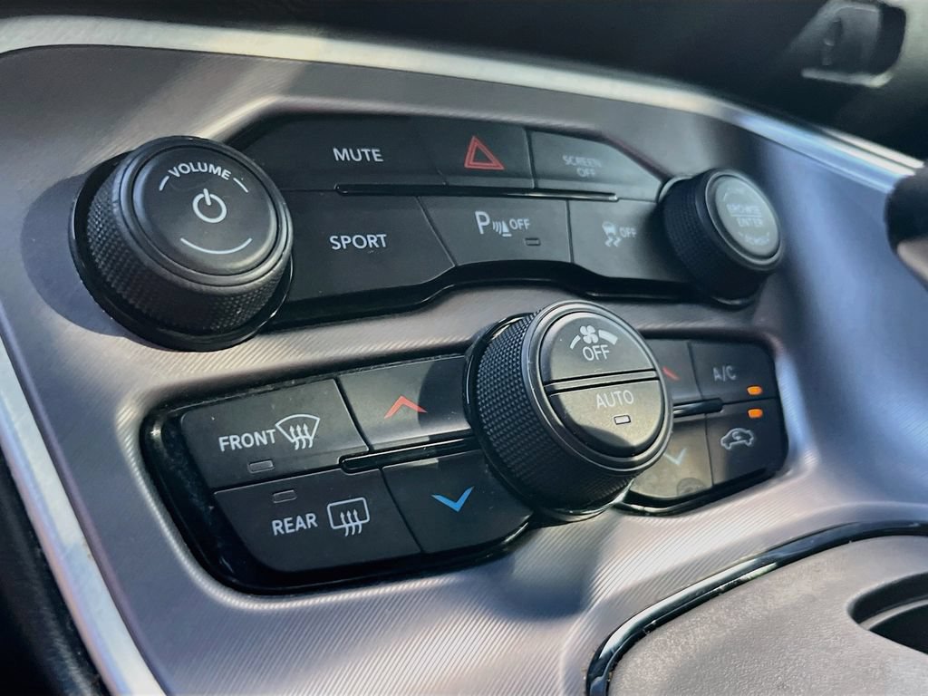 Used 2022 Dodge Challenger GT RWD image 15