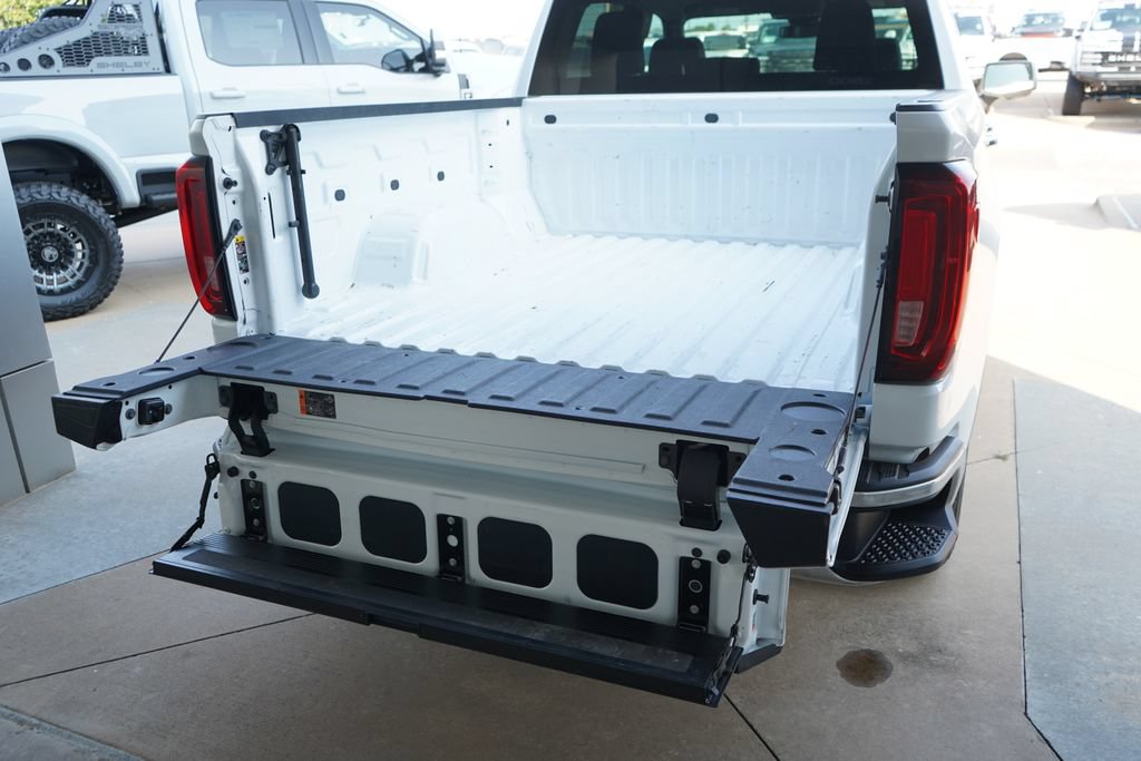 Used 2025 GMC Sierra 1500 SLT RWD image 18