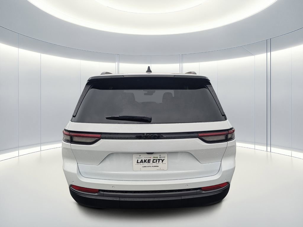 New 2026 Jeep Grand Cherokee Altitude RWD image 5