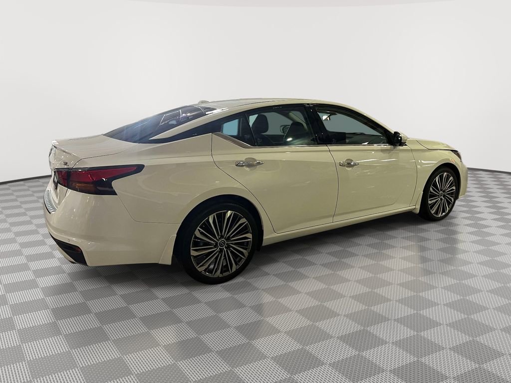 Used 2023 Nissan Altima 2.5 SL FWD image 2