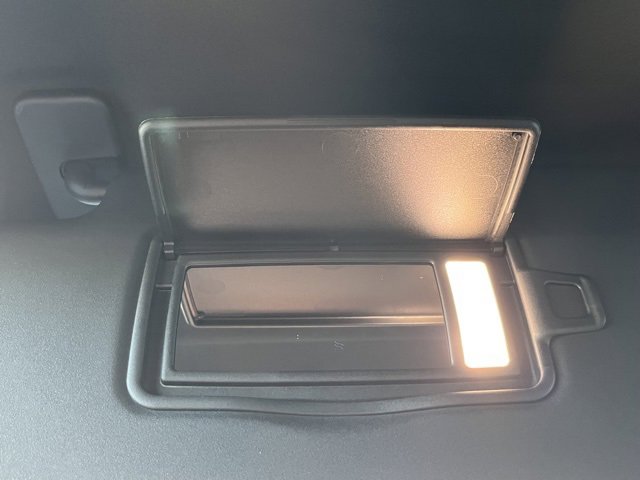 New 2025 Land Rover Defender 110 V8 image 45