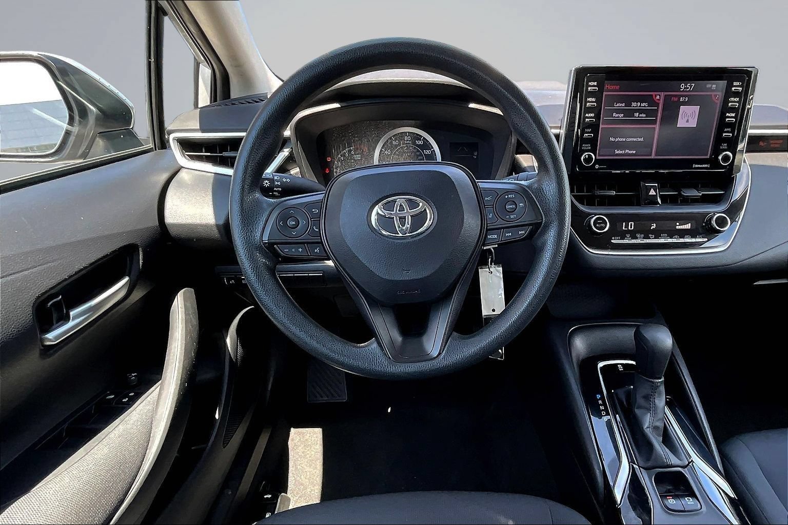 Used 2021 Toyota Corolla LE FWD image 7