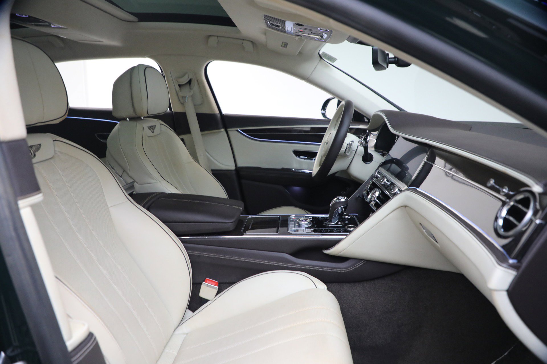 Used 2023 Bentley Flying Spur Plug-In Hybrid image 23