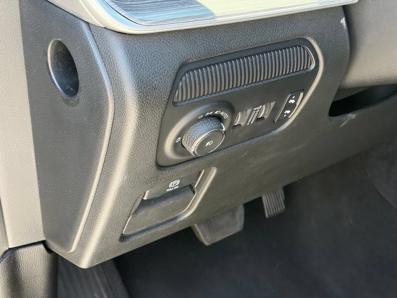 Used 2024 Jeep Wagoneer Series II w/ Flexible Seating Group AWD/4WD image 5