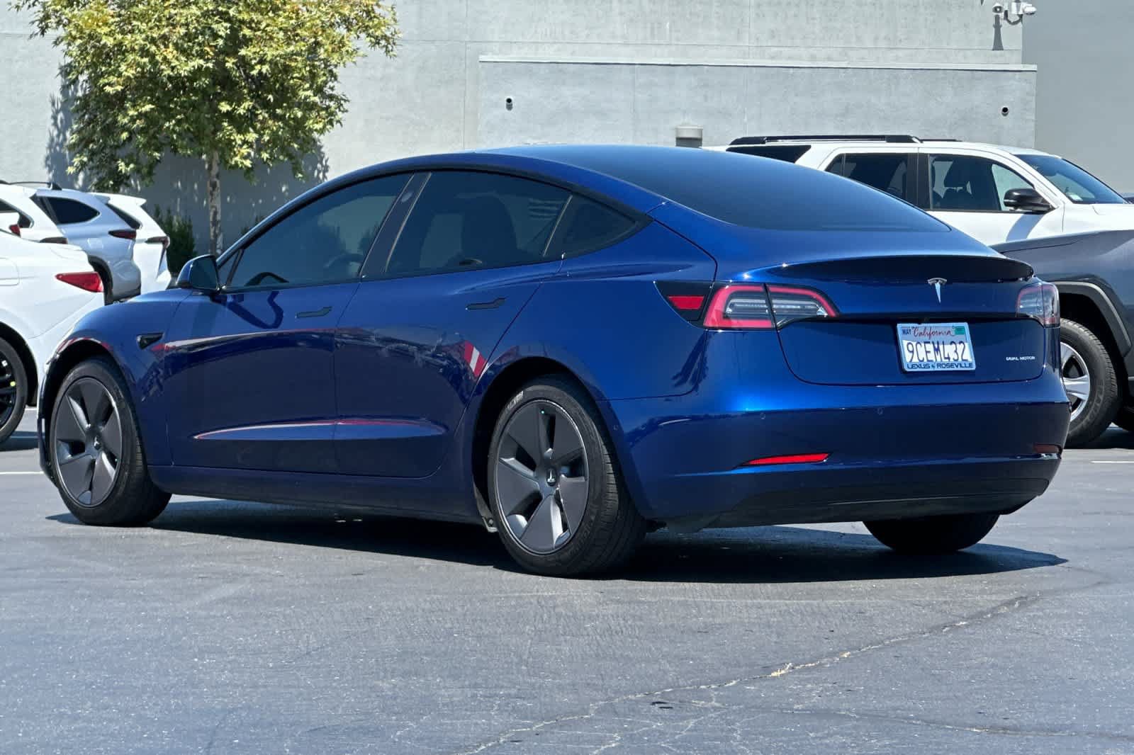 Used 2022 Tesla Model 3 Long Range AWD/4WD image 7