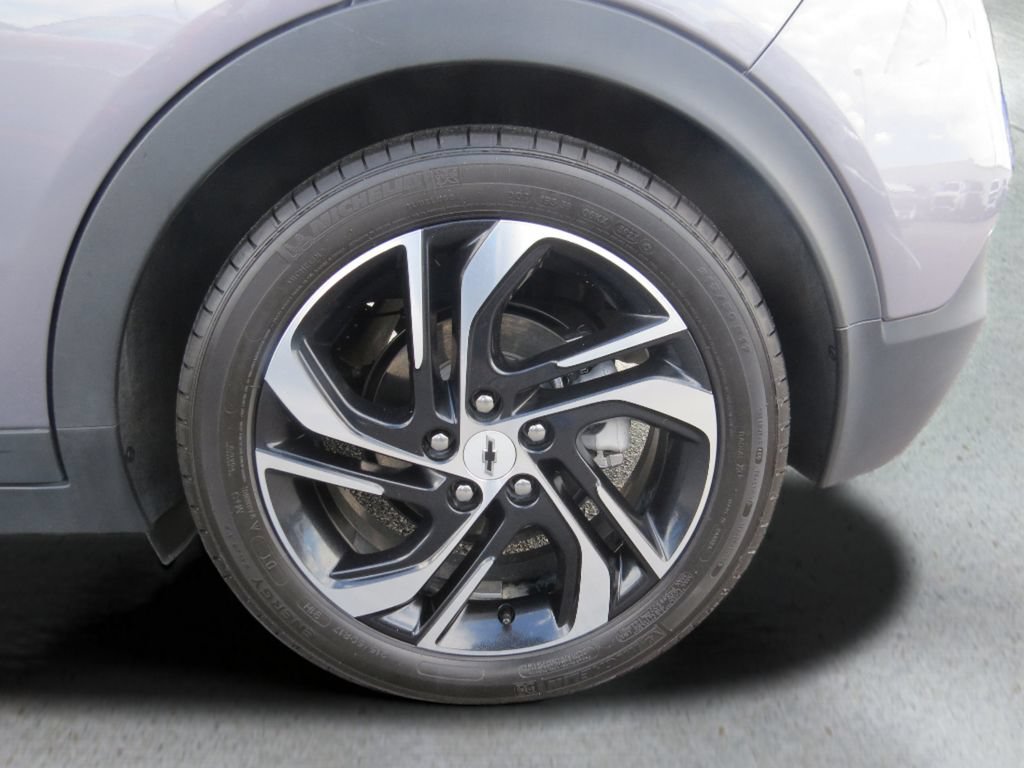 Certified 2023 Chevrolet Bolt LT w/ Infotainment Package FWD image 11
