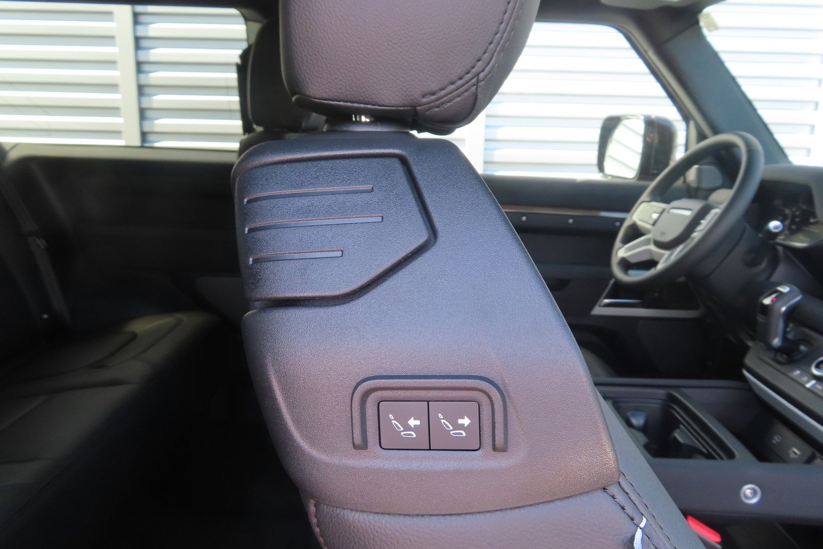 Used 2023 Land Rover Defender 90 S image 21