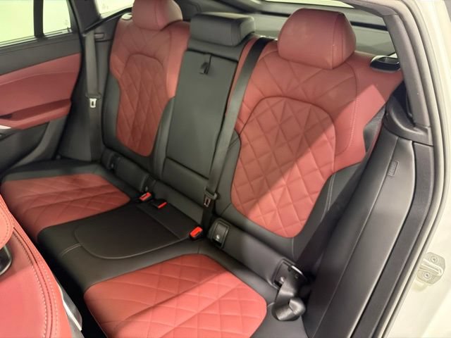 Certified 2024 BMW X6 xDrive40i w/ Executive Package AWD/4WD image 16