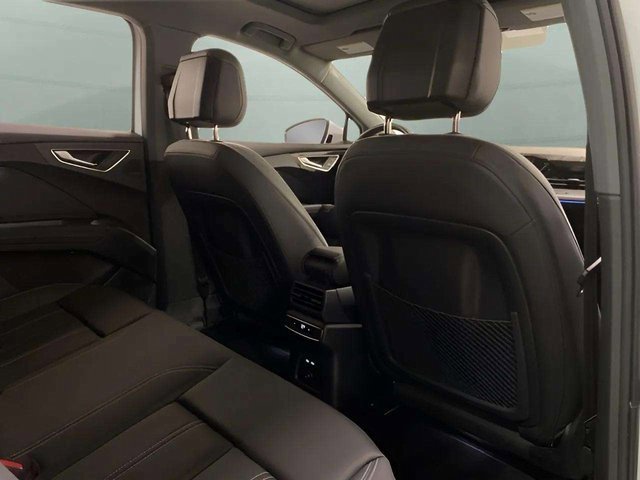 Used 2024 Audi Q4 e-tron Prestige image 80
