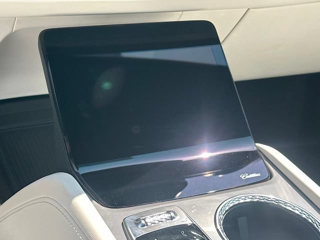 New 2026 Cadillac Vistiq Luxury w/ LPO, Floor Liner Package AWD/4WD image 20
