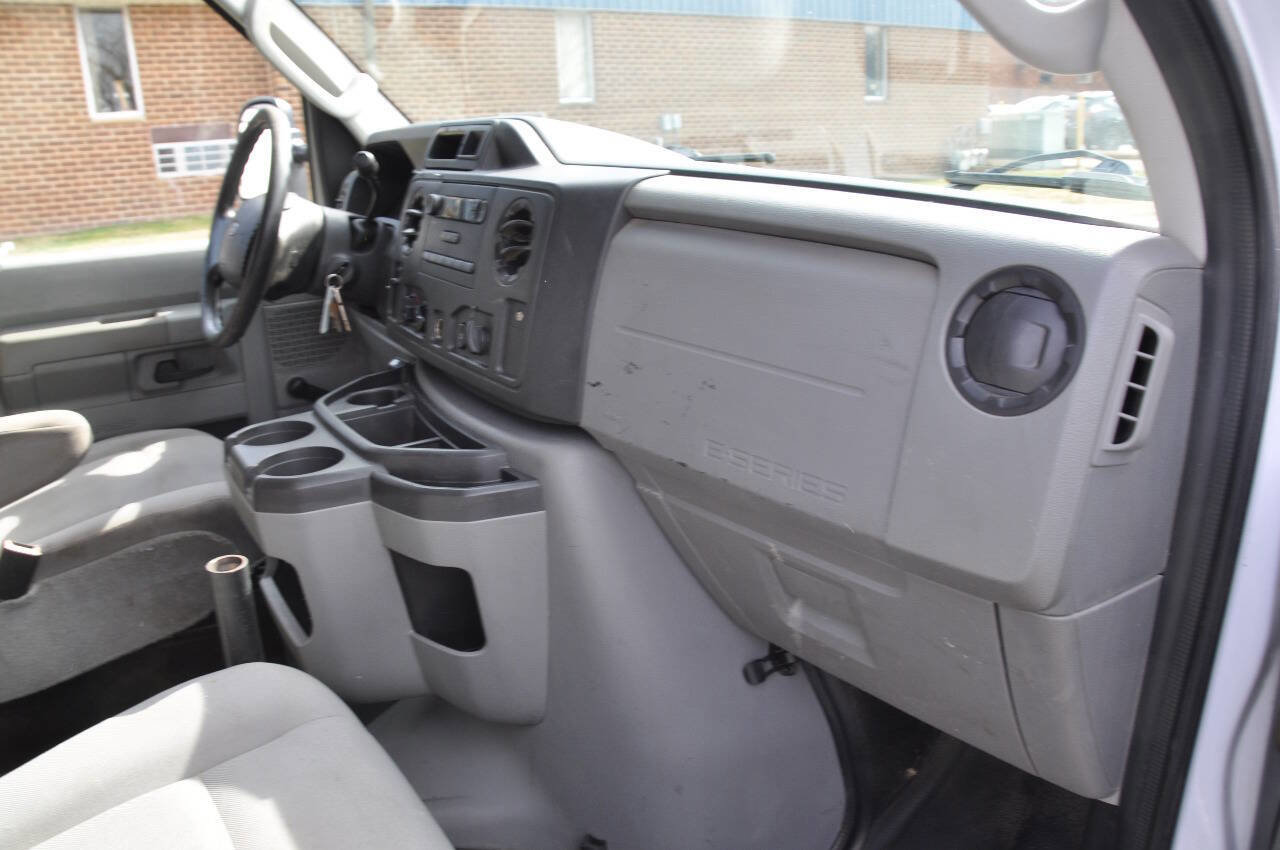 Used 2013 Ford E-250 and Econoline 250 RWD image 25