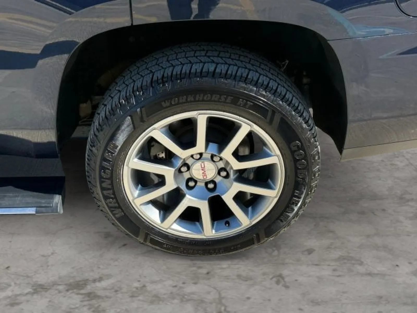 Used 2019 GMC Yukon Denali AWD/4WD image 43