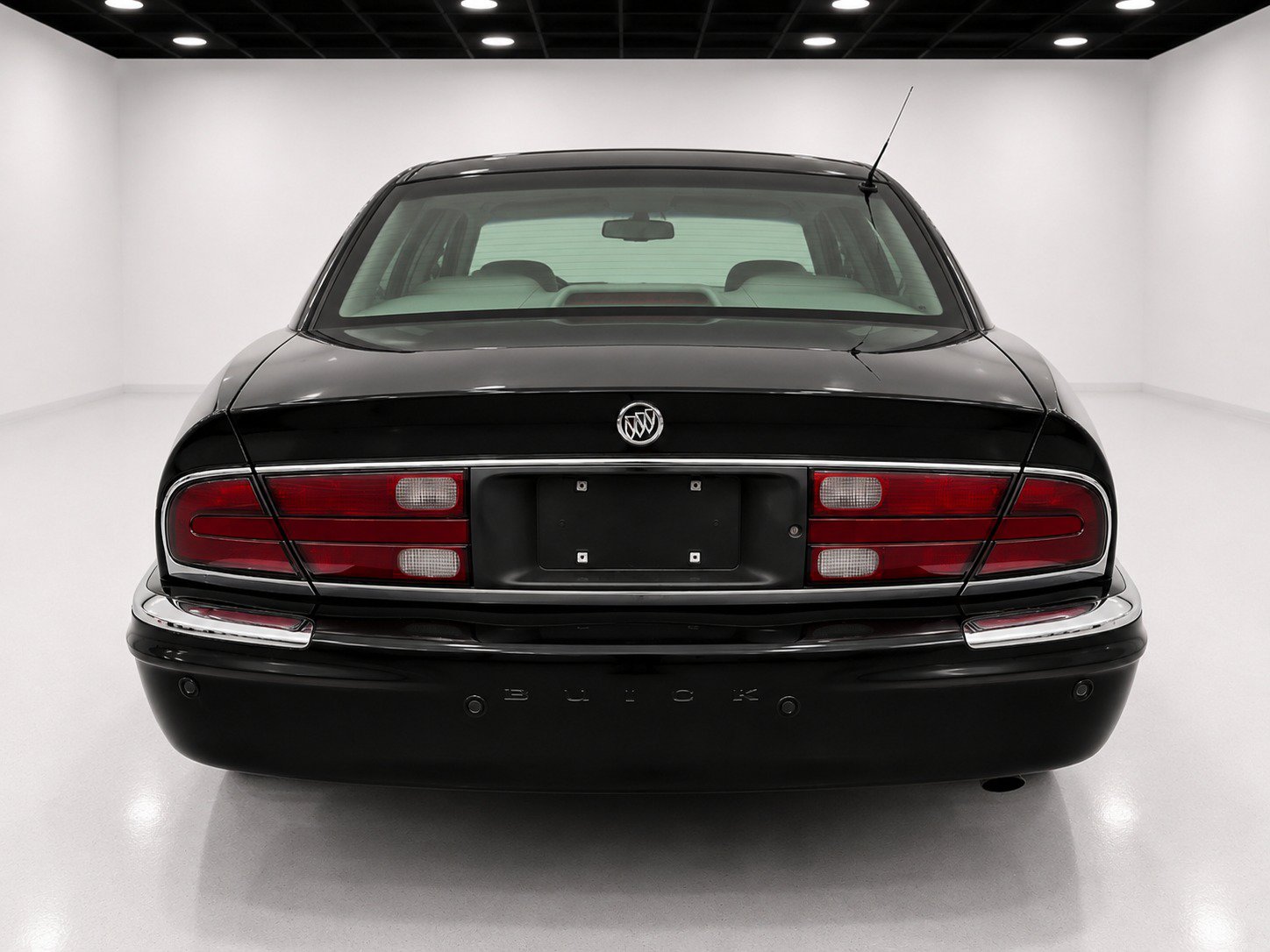 Used 2004 Buick Park Avenue Ultra w/ Ultra Luxury Package FWD image 3