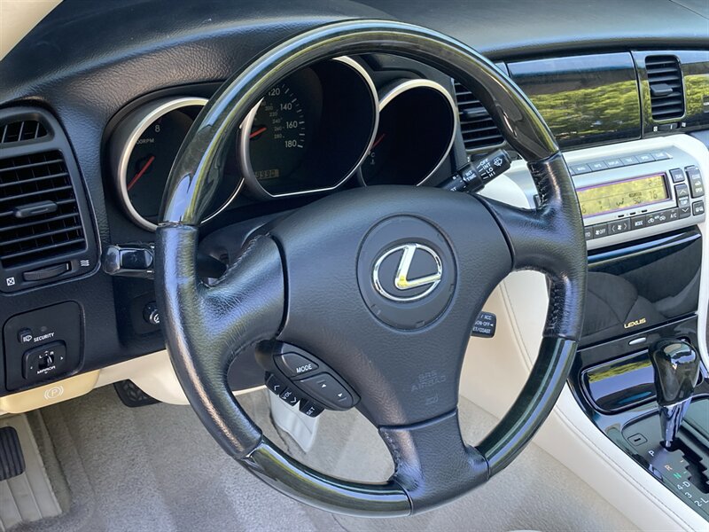 Used 2004 Lexus SC 430 Convertible RWD image 20