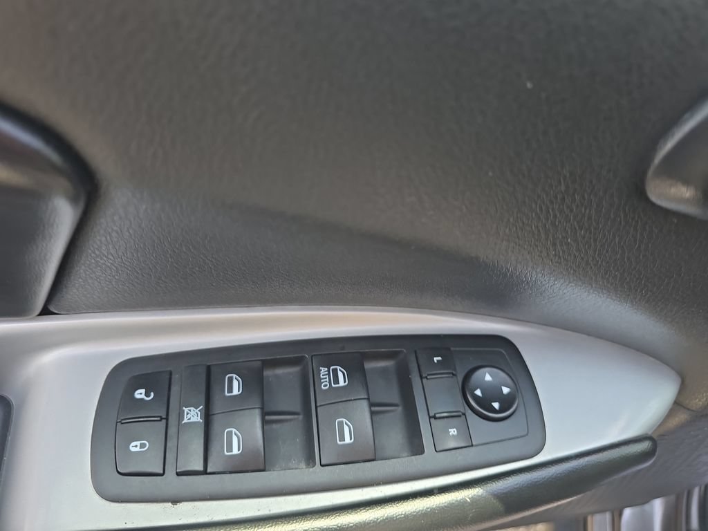 Used 2020 Dodge Journey SE w/ SE Popular Equipment Group FWD image 22