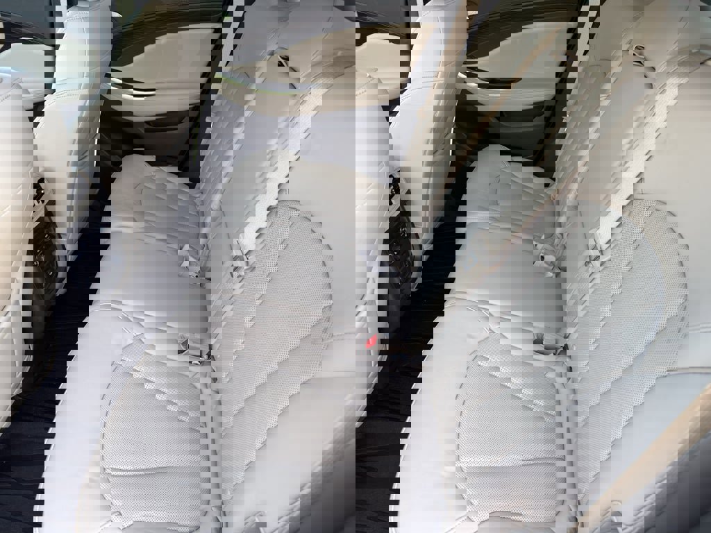 Used 2020 Buick Envision Essence w/ Experience Buick Package image 22