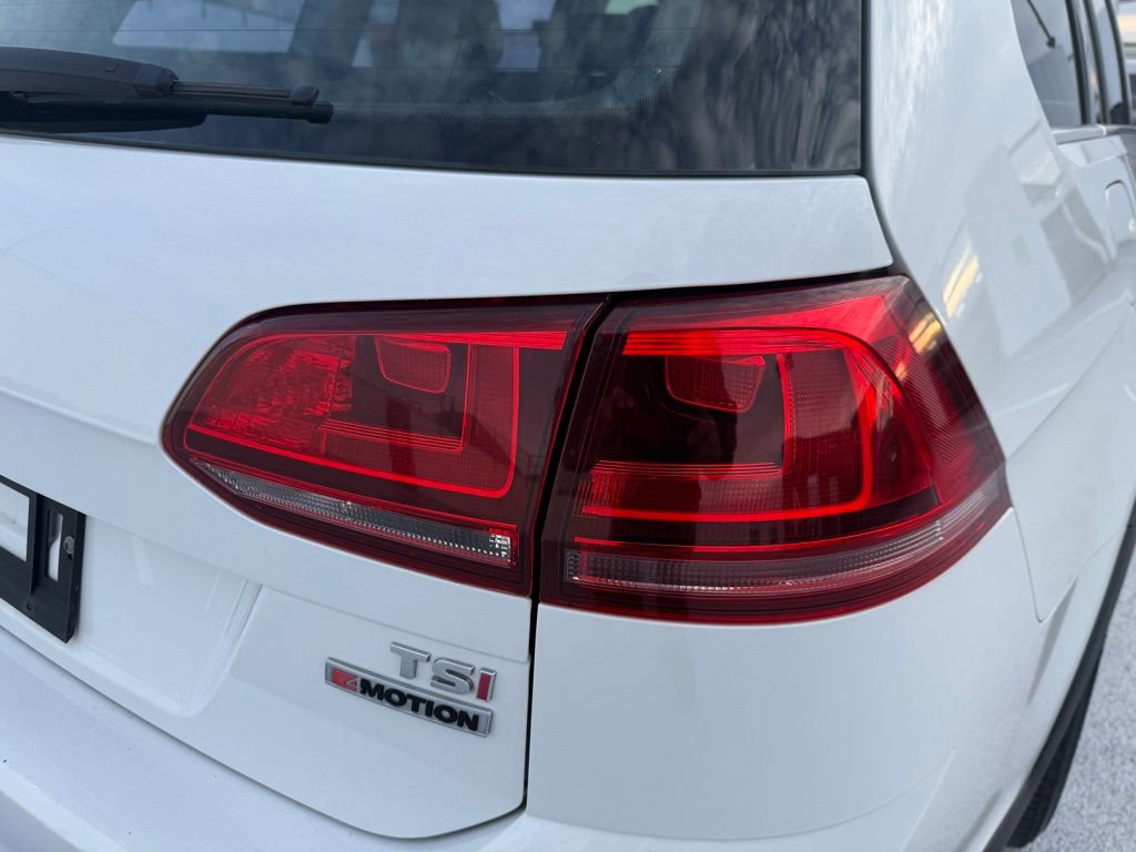 Used 2017 Volkswagen Golf Alltrack SE AWD/4WD image 11