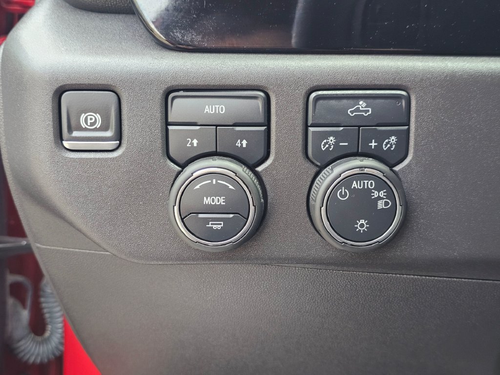 Used 2024 Chevrolet Silverado 1500 LT AWD/4WD image 30