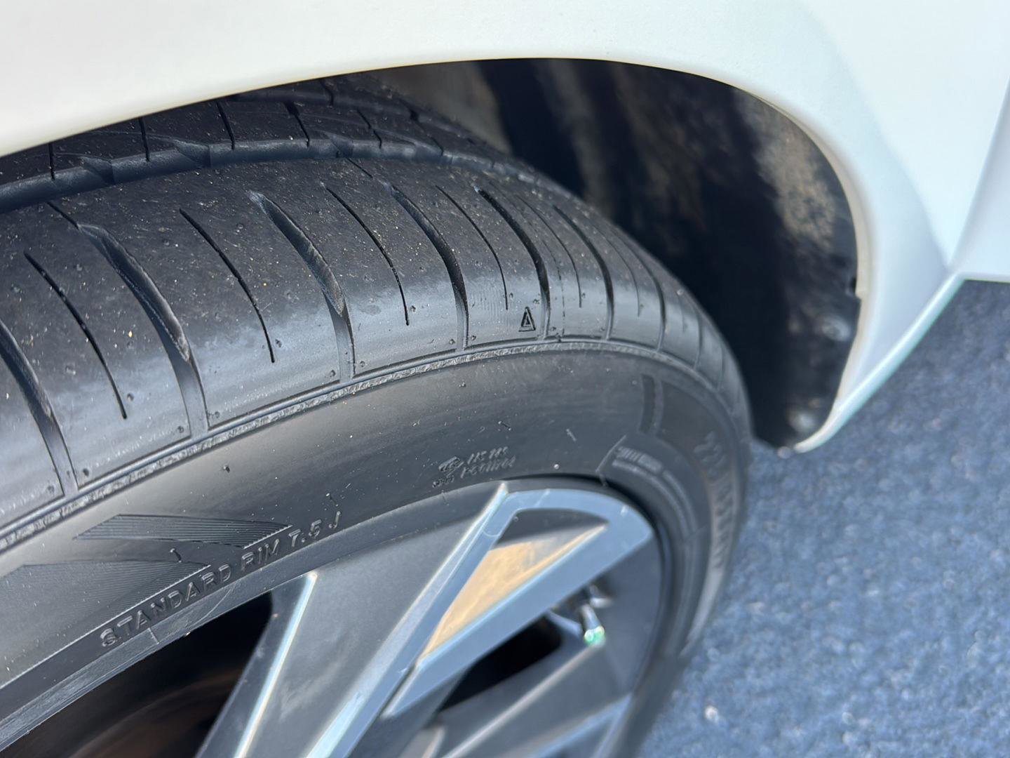 Used 2024 Hyundai Elantra Limited image 39