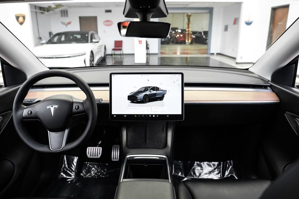 Used 2022 Tesla Model Y Performance AWD/4WD image 16