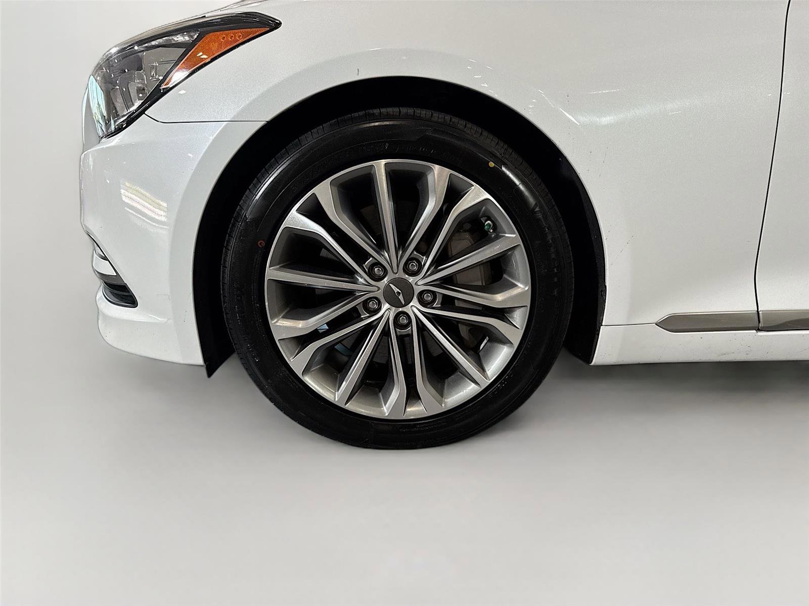 Used 2017 Genesis G80 3.8 w/ Option Group 03 image 31