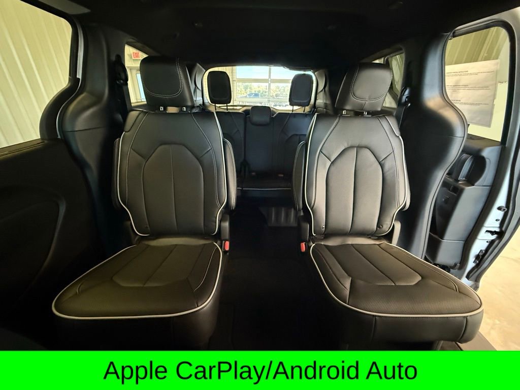 New 2026 Chrysler Pacifica Limited image 13