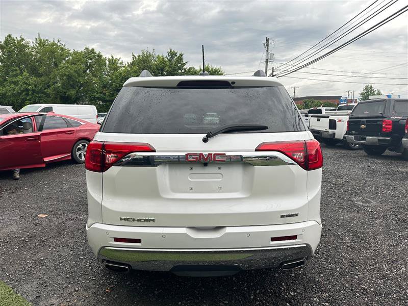 Used 2017 GMC Acadia Denali w/ Technology Package FWD image 6